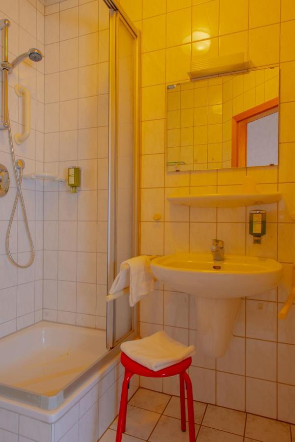 Christliche Gaestehaeuser Weinstrasse Neustadt an der Weinstraße Exteriör bild