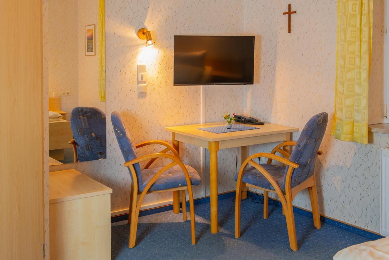 Christliche Gaestehaeuser Weinstrasse Neustadt an der Weinstraße Exteriör bild